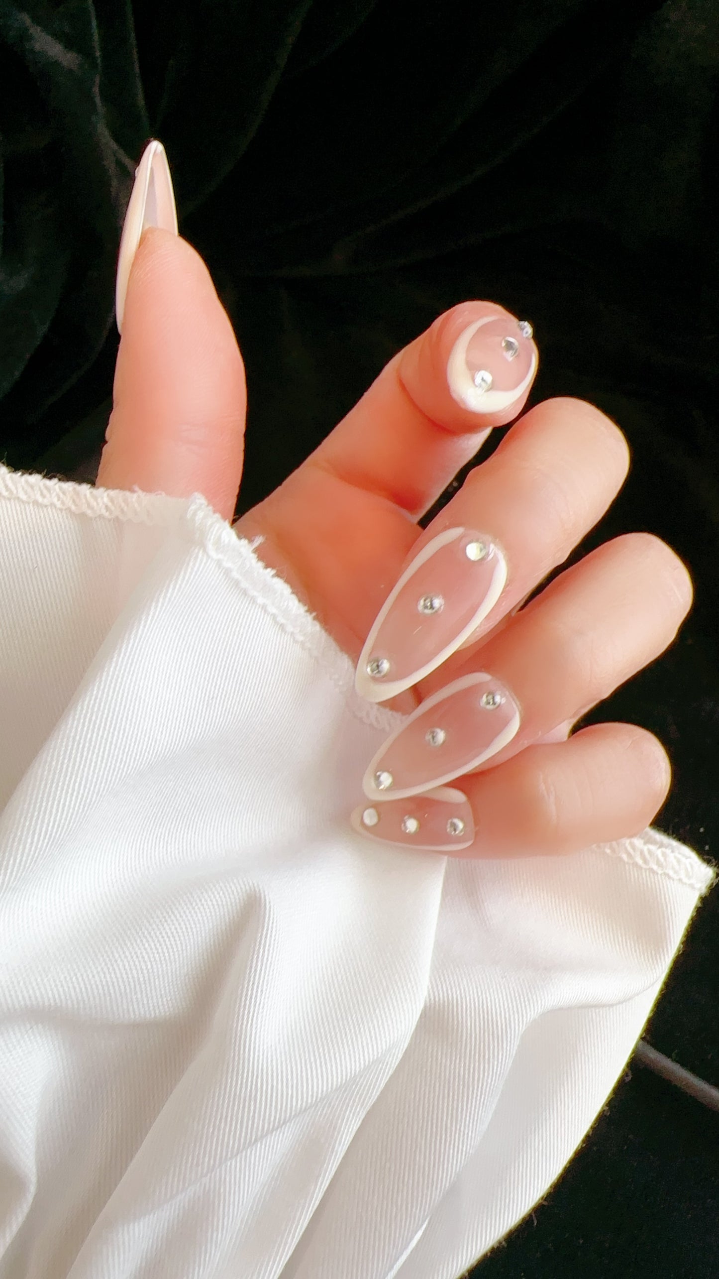 Almond French tip (medium) Reusable Hand Made Press On Nails Fake Nails