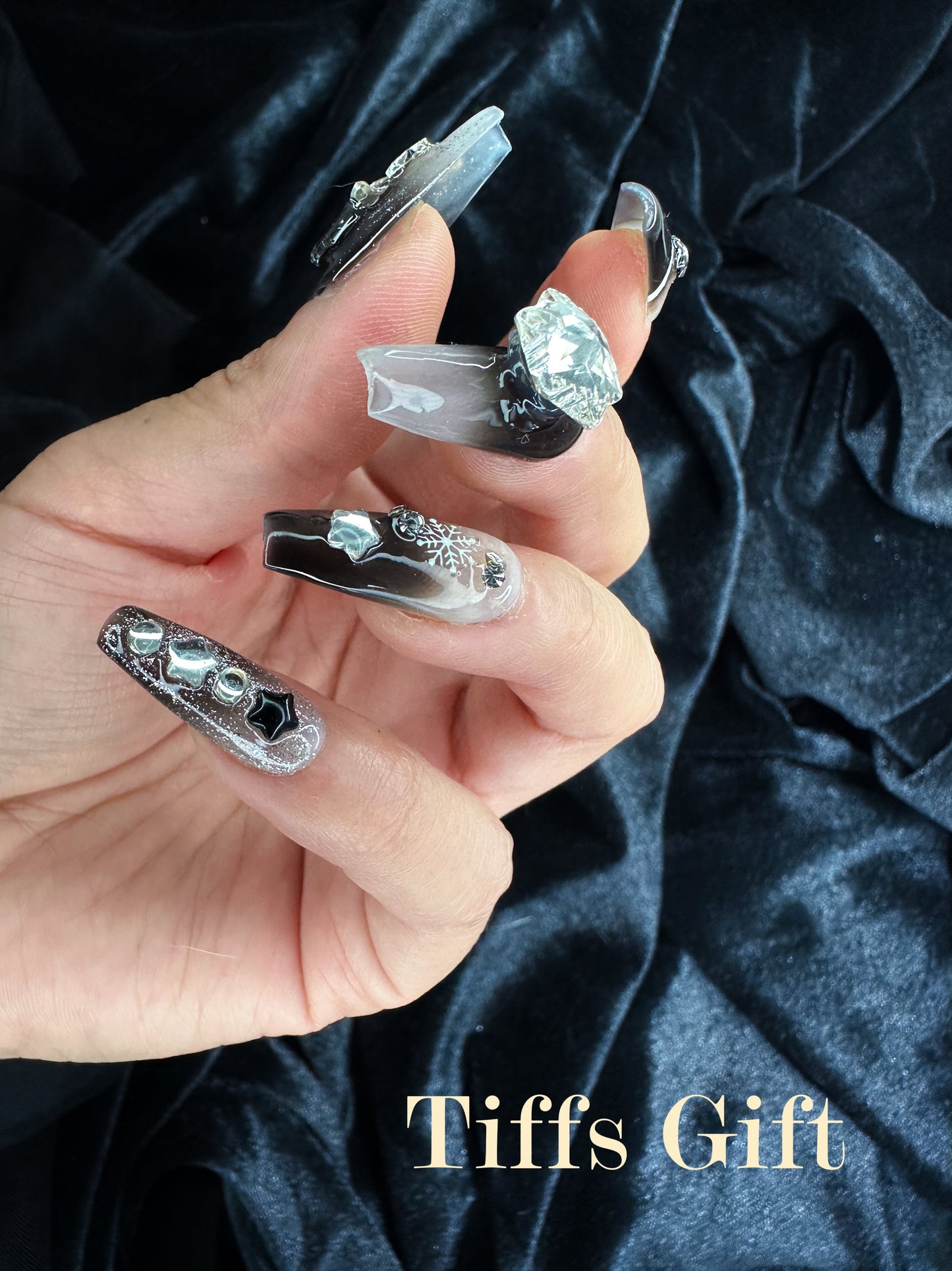 Black Winter Reusable Hand Made Press On Nails High Quality - TiffsGift