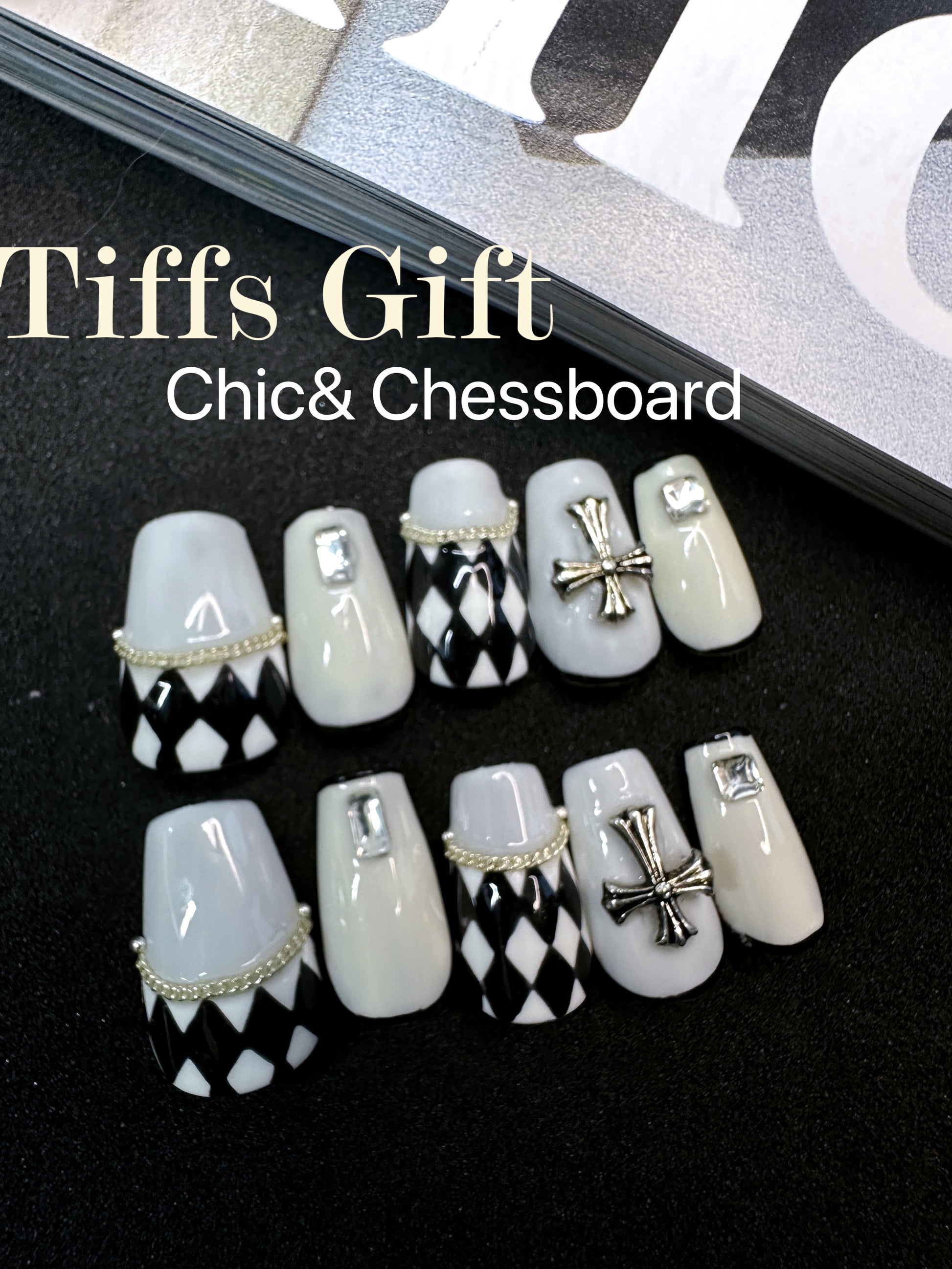 Chic&chessboard black white press on nails - TiffsGift