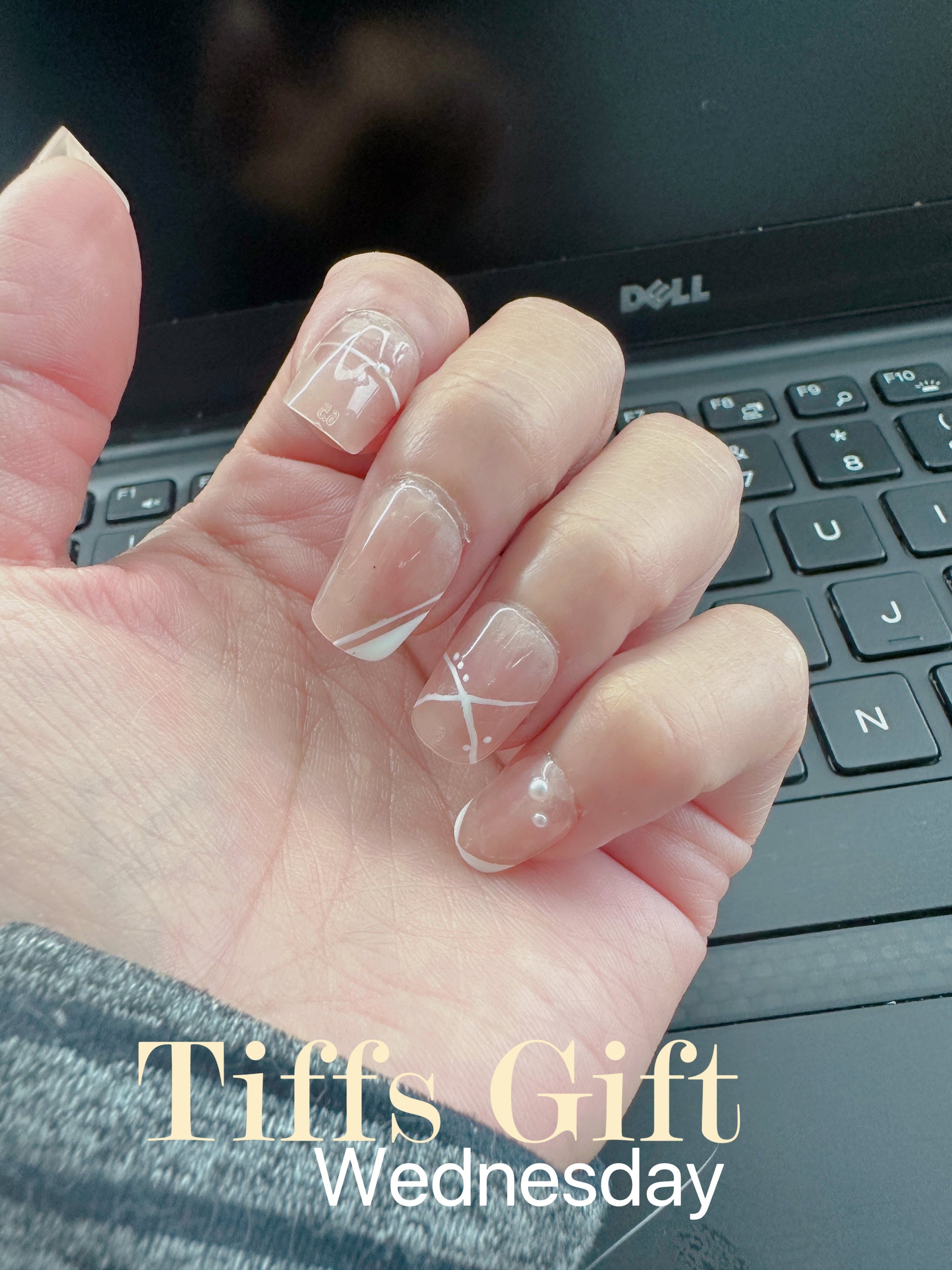 French tip with little pearl (short) Reusable Hand Made Press On Nails - TiffsGift