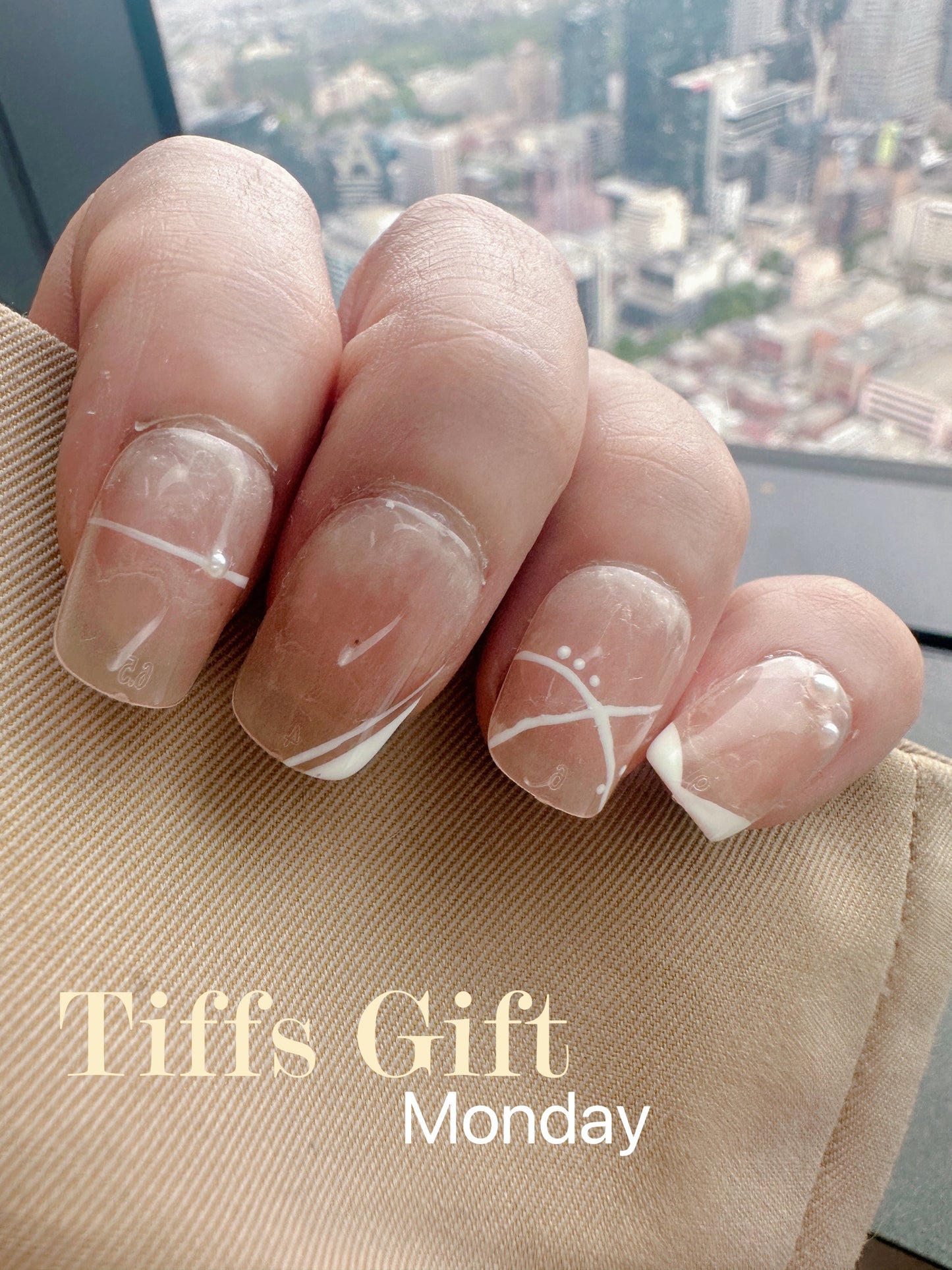 French tip with little pearl (short) Reusable Hand Made Press On Nails - TiffsGift